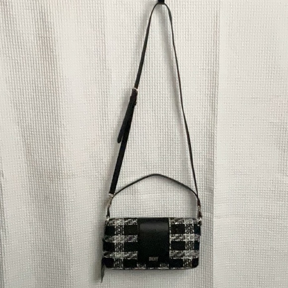 NWT DKNY Women’s Crossbody Shoulder Flap Handbag Purses Removable Strap - Picture 3 of 11